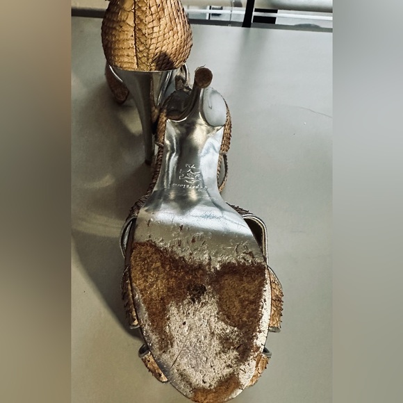 These liquid silver heels are lit! Marciano size 7 platform snake skin sandals. - Picture 5 of 9